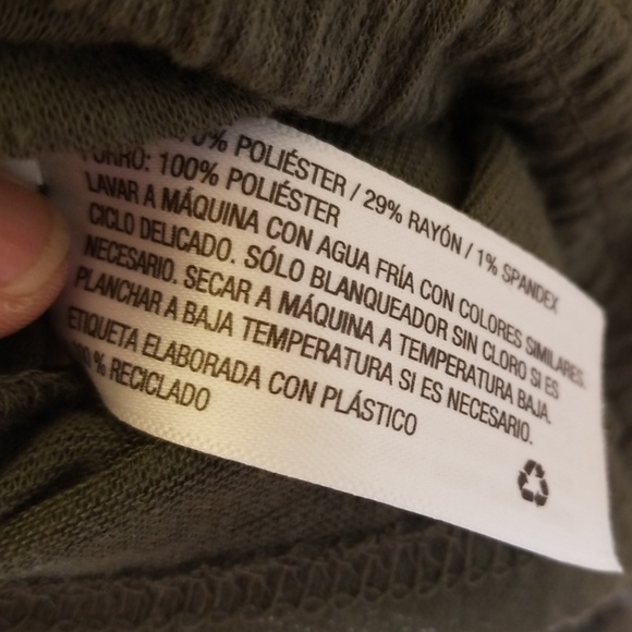 Universal Threads Romper Olive - Picture 5 of 6